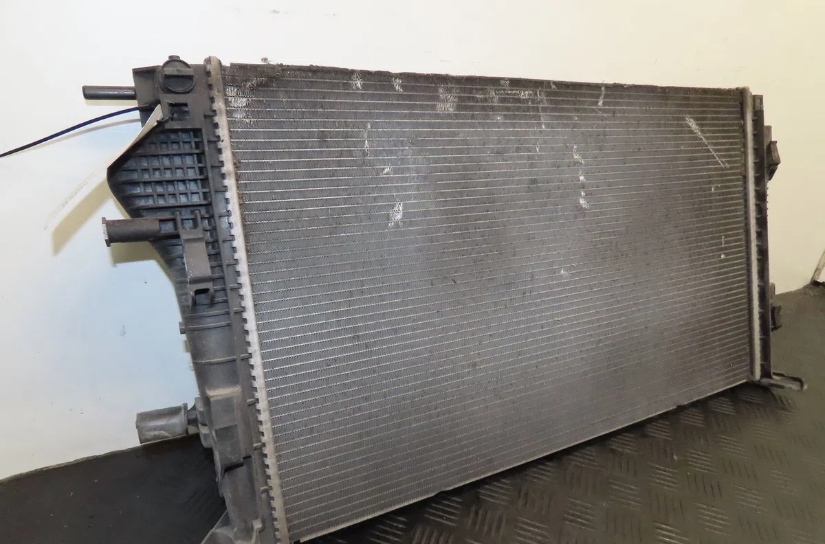 Radiateur Renault MEGANE III 3-5 portes (BZ0-1_, B3_) 1.6 dci (bz00, bz12, bz13) (2011-2015) 5 portes occasion