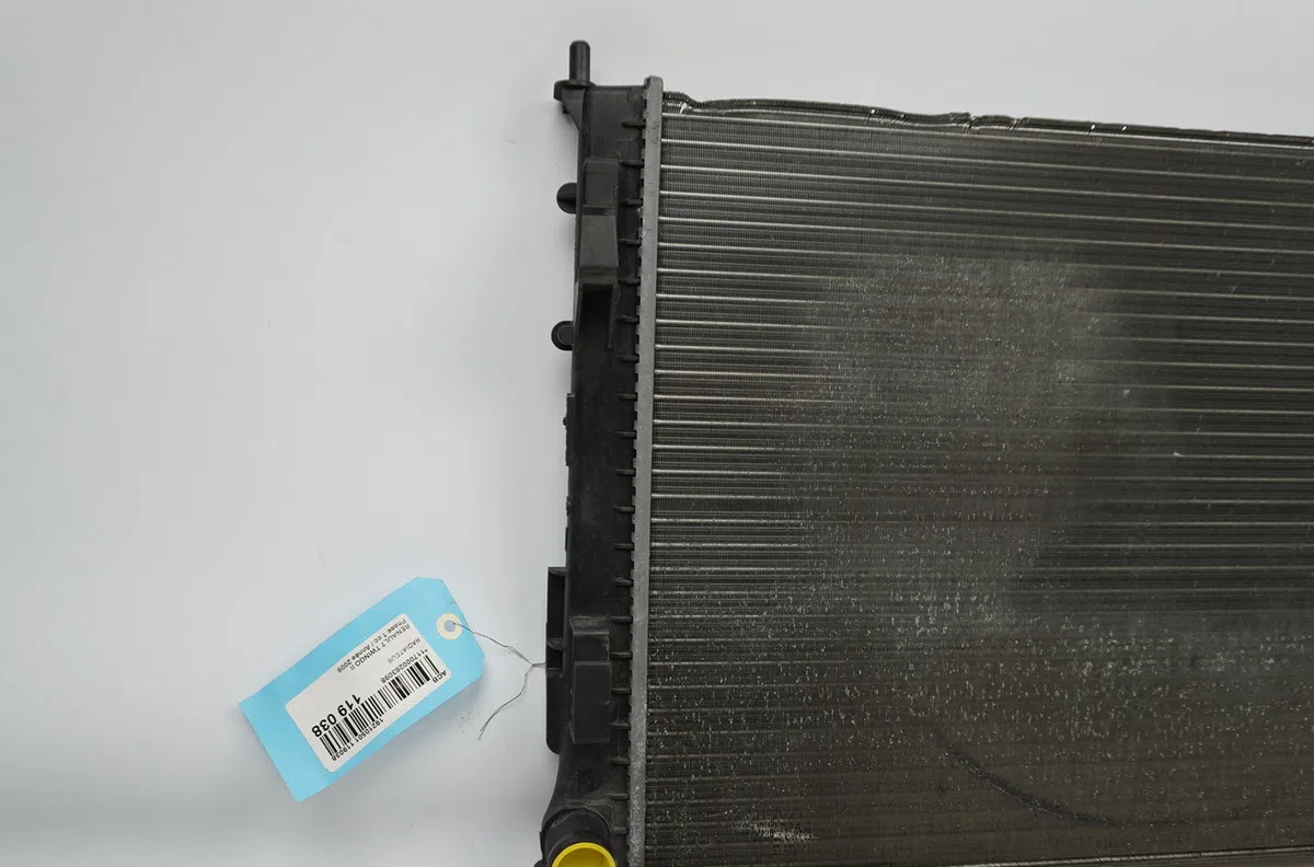 Radiateur Renault TWINGO II (CN0_) 1.2 16v (cn0k, cn0v) (2007) 3 portes occasion