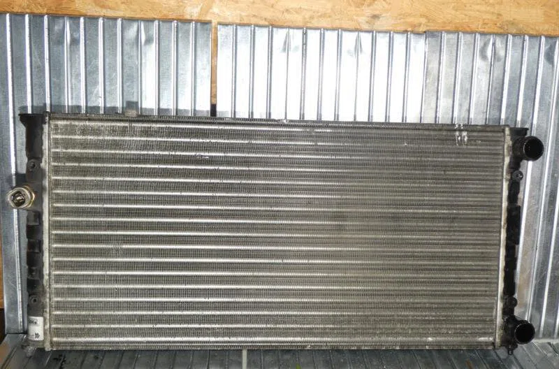 Radiateur VOLKSWAGEN GOLF 4 CABRIOLET occasion