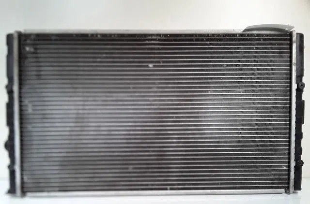Radiateur Volkswagen GOLF III (1H1) 1.8 (1991-1997) 5 portes occasion