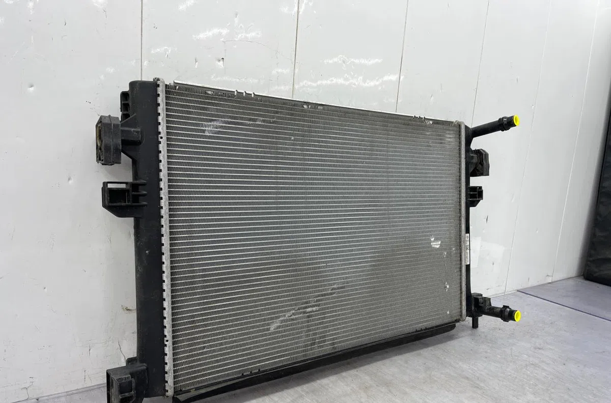 Radiateur VOLKSWAGEN GOLF SPORTSVAN PHASE 1 occasion