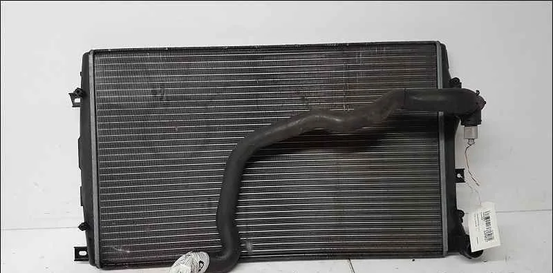 Radiateur VOLKSWAGEN GOLF V occasion
