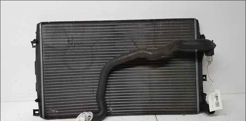 Radiateur VOLKSWAGEN GOLF V occasion
