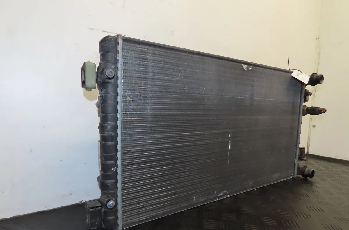 Radiateur Volkswagen NEW BEETLE Décapotable (1Y7) 1.9 tdi (2003-2010) occasion