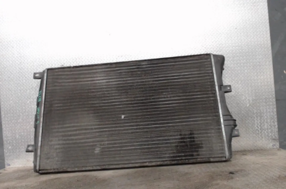 Radiateur Volkswagen PASSAT B6 (3C2) 1.9 tdi (2005-2010) 4 portes occasion
