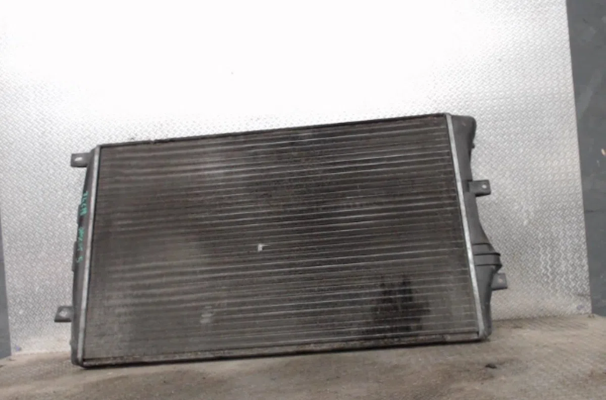 Radiateur Volkswagen PASSAT B6 (3C2) 1.9 tdi (2005-2010) 4 portes occasion