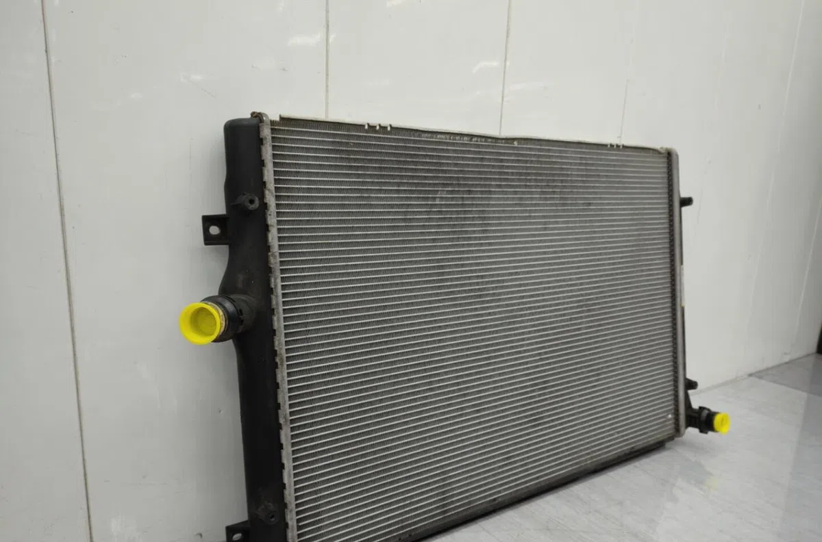 Radiateur VOLKSWAGEN TOURAN 2 occasion