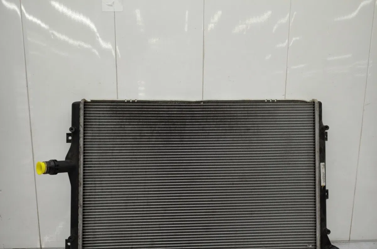 Radiateur VOLKSWAGEN TOURAN 2 occasion