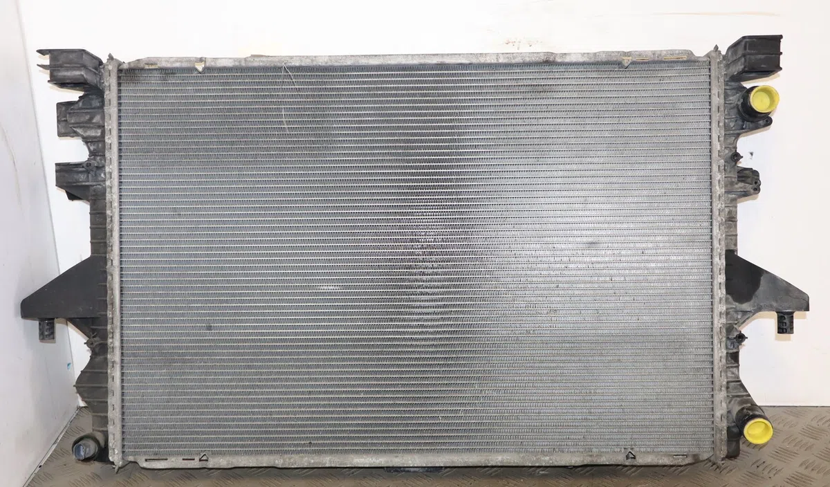 Radiateur Volkswagen TRANSPORTER V Autobus-Autocar (7HB, 7HJ, 7EB, 7EJ) 2.5 tdi (2003-2009) occasion