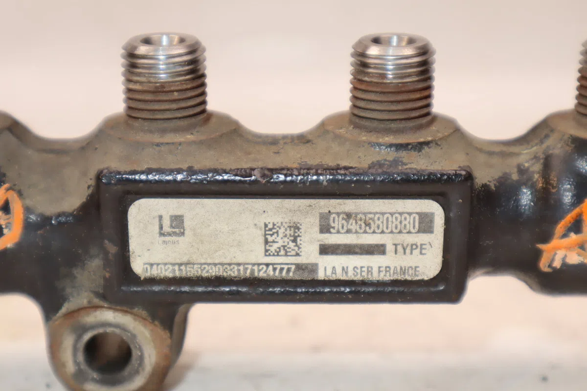 Rampe injection Citroën C3 I (FC_, FN_) 1.4 hdi (2003-2011) 5 portes occasion