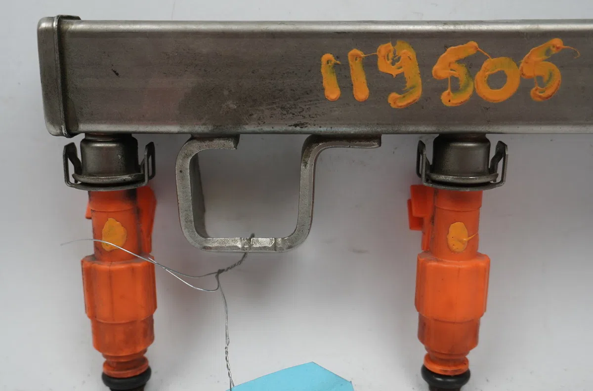 Rampe injection Ford FOCUS II (DA_, HCP, DP) 1.8 flexifuel (2006-2012) occasion