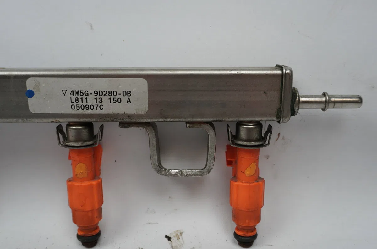 Rampe injection Ford FOCUS II (DA_, HCP, DP) 1.8 flexifuel (2006-2012) occasion