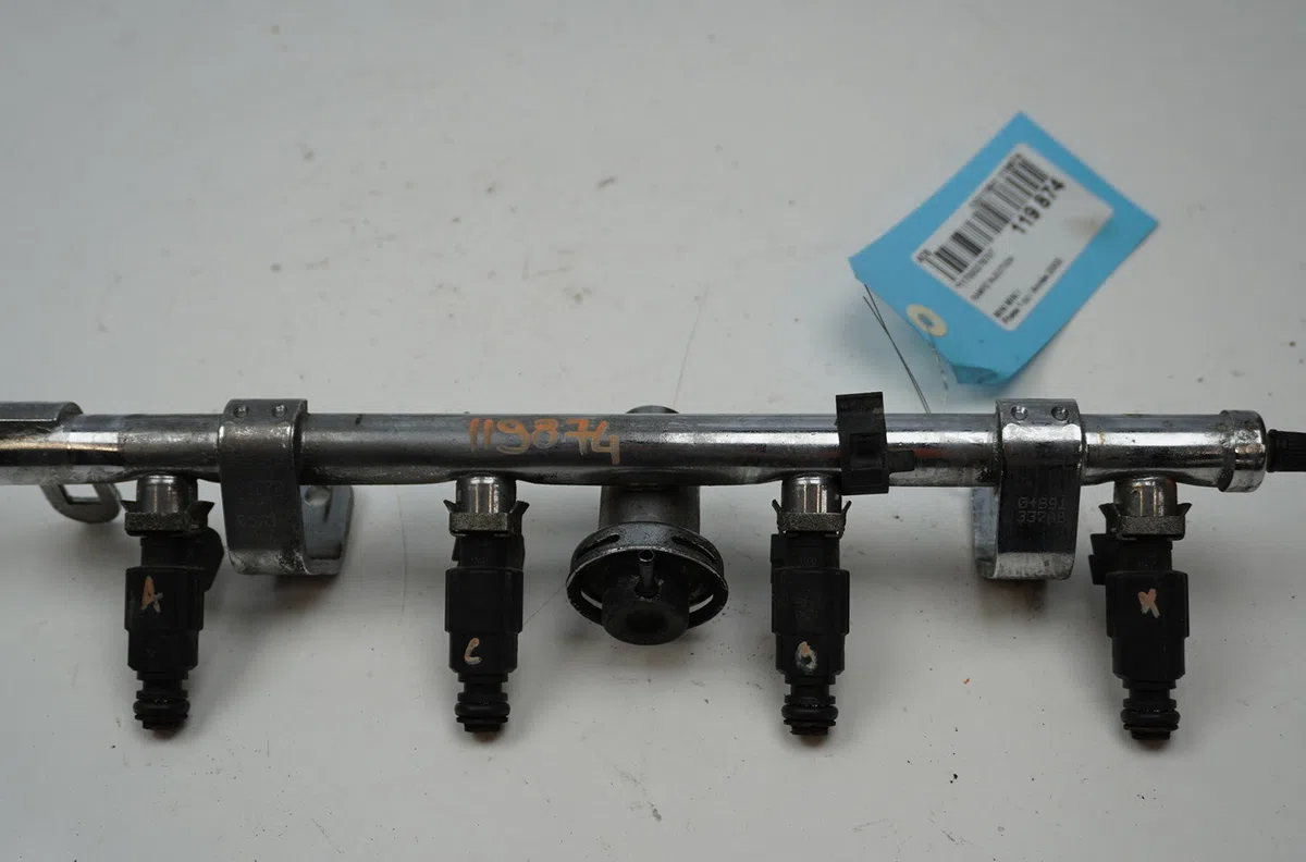 Rampe injection Mini MINI (R50, R53) One (2001-2006) occasion