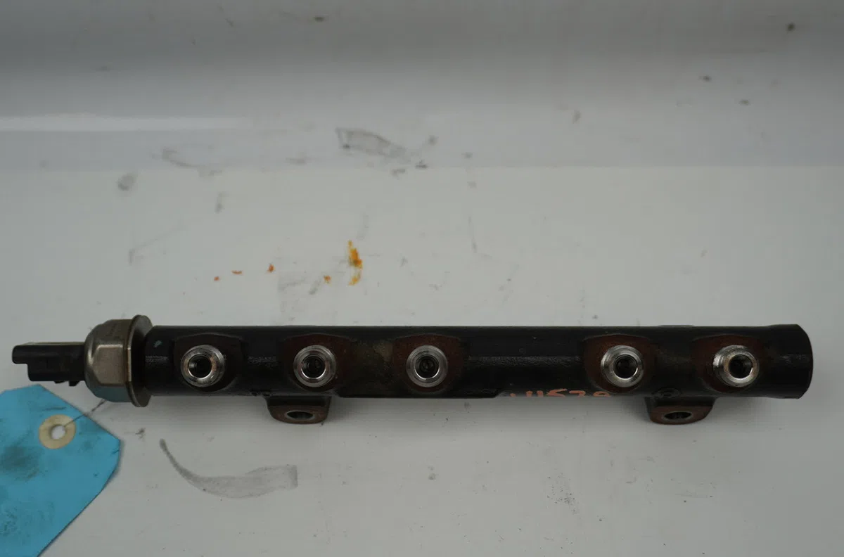 Rampe injection Peugeot 206 (2L_, 2M_) 1.4 hdi eco 70 (2009-2013) 5 portes occasion
