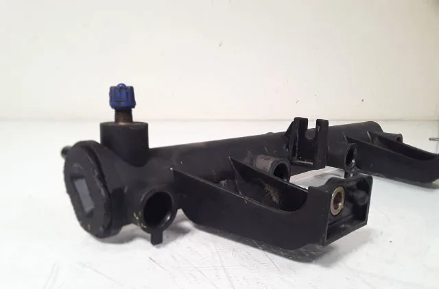 Rampe injection Peugeot 206 3-5 portes (2A-C) 1.6 16v (2000-2009) 3 portes occasion