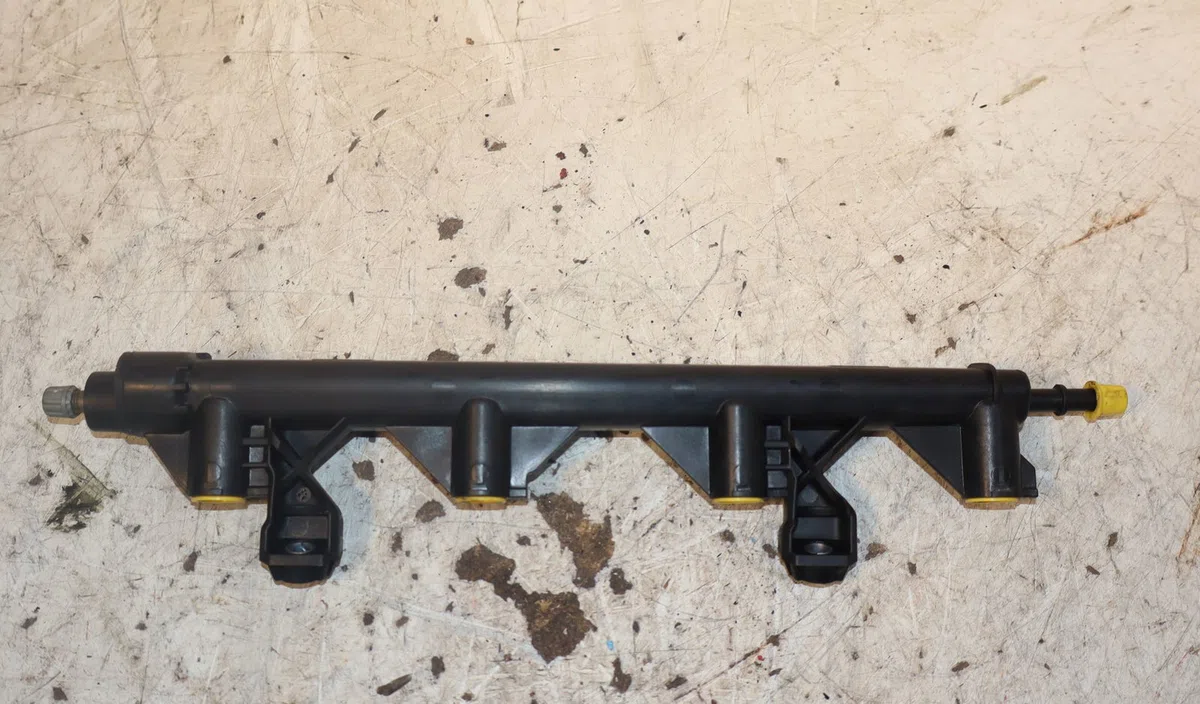 Rampe injection Peugeot 207-207 (WA_, WC_) 1.4 16v (2006-2013) occasion