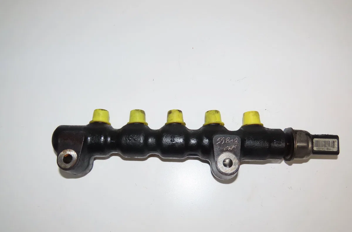 Rampe injection Peugeot 207-207 (WA_, WC_) 1.4 hdi (2006-2015) 5 portes occasion