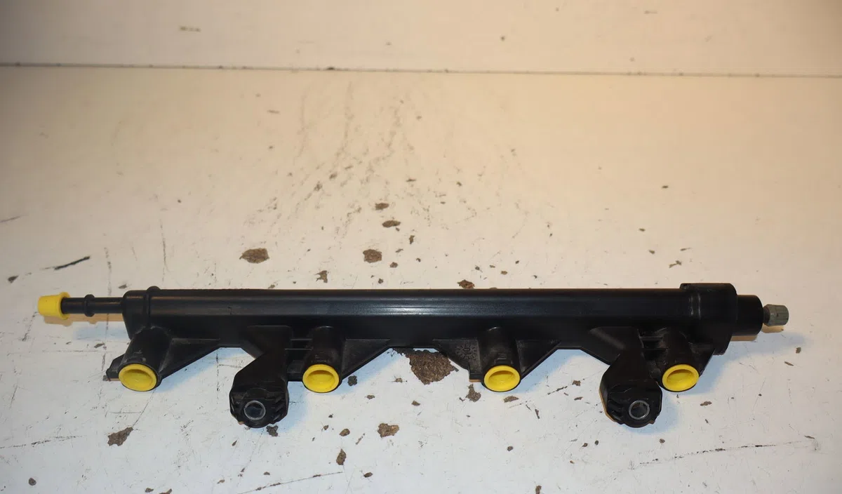 Rampe injection Peugeot 207 CC (WD_) 1.6 16v (2007-2013) occasion