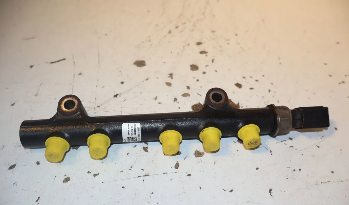 Rampe injection Peugeot 3008 Monospace (0U_) 1.6 hdi (2009-2016) 5 portes occasion