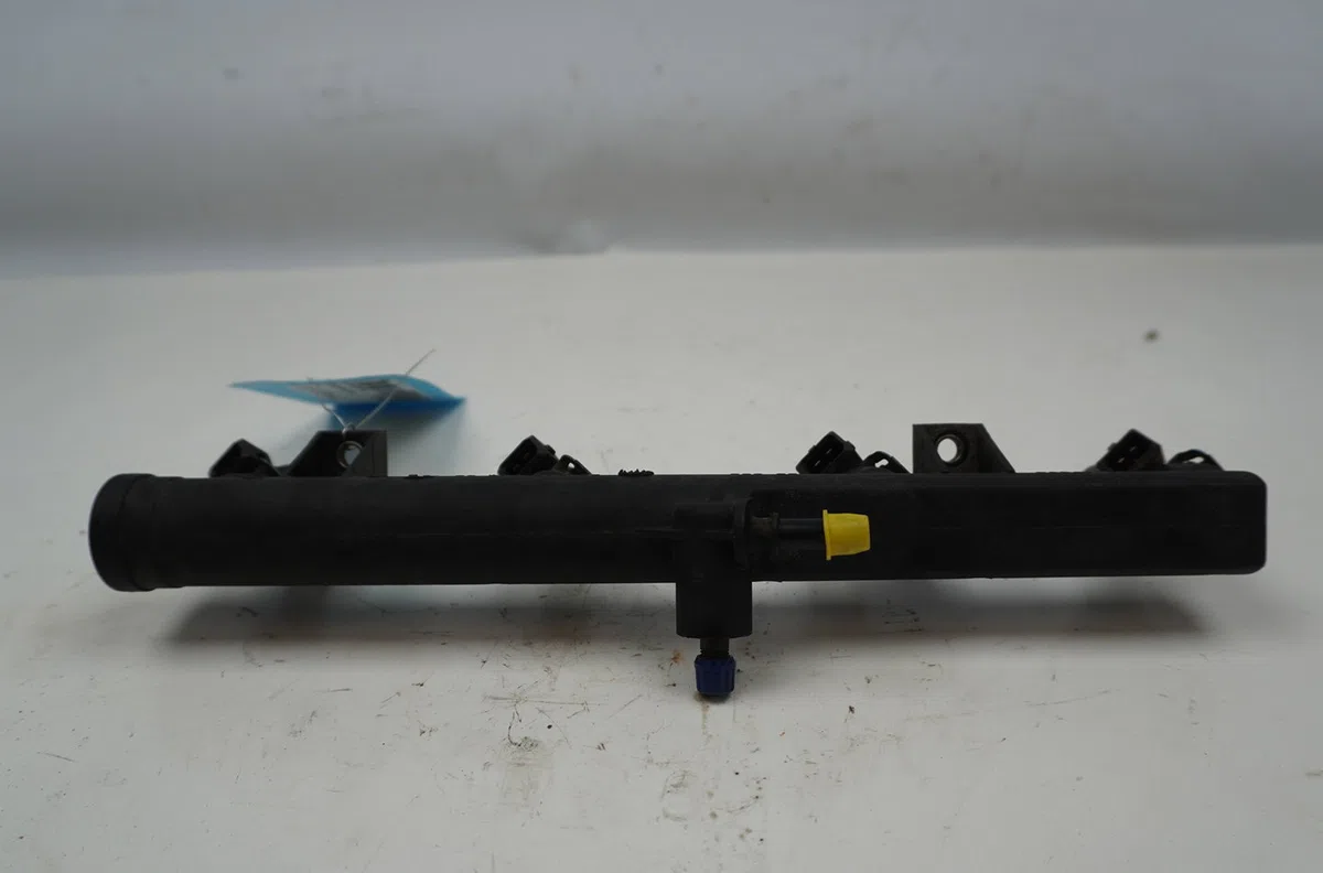 Rampe injection Peugeot 307 CC (3B) 2.0 16v (2003-2005) 2 portes occasion