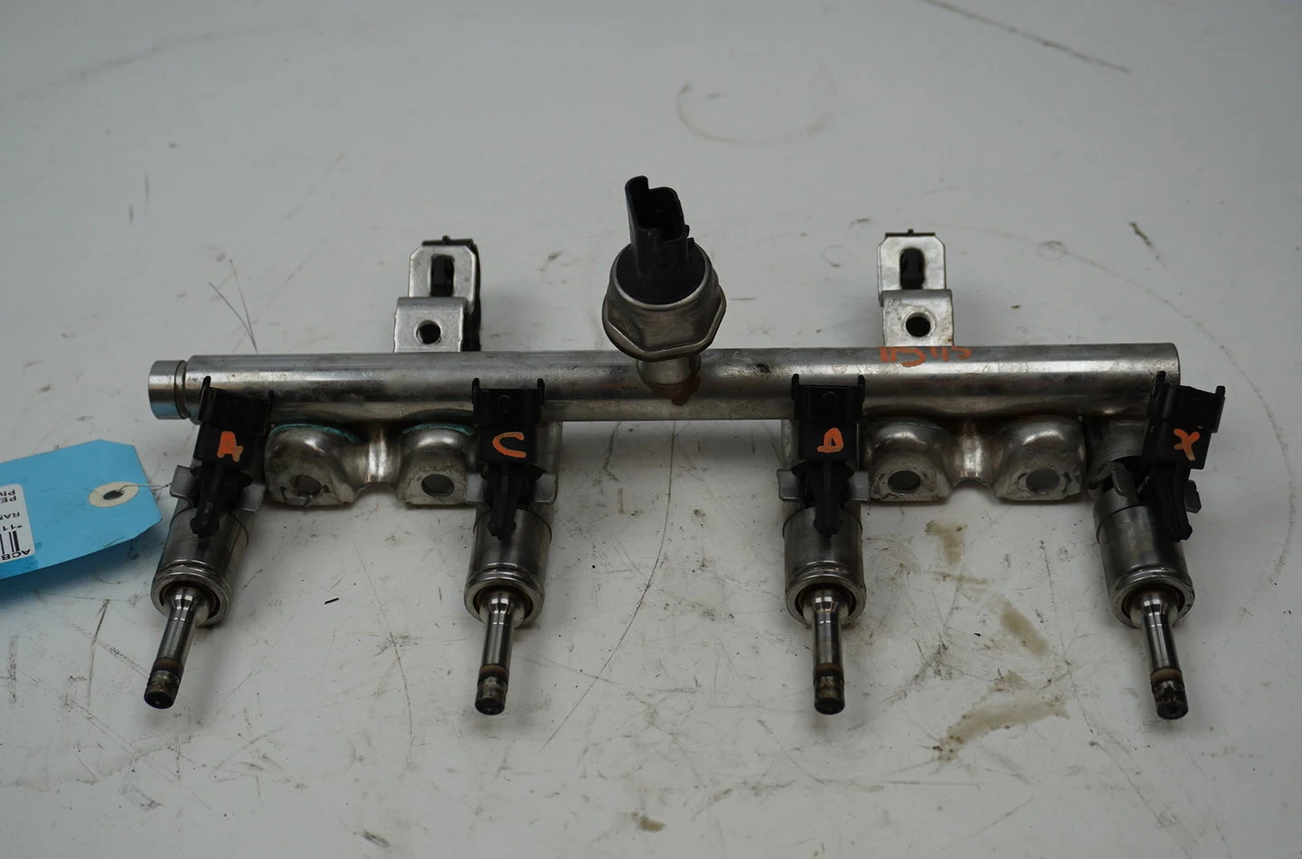 Rampe injection Peugeot 5008 (0U_, 0E_) 1.6 16v (2009-2017) occasion