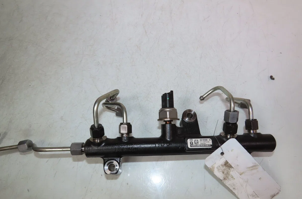 Rampe injection Peugeot 508 SW I (8E_) 2.0 hdi rxh hybrid4 (2010-2018) occasion