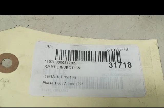 Rampe injection RENAULT 19 1992 occasion