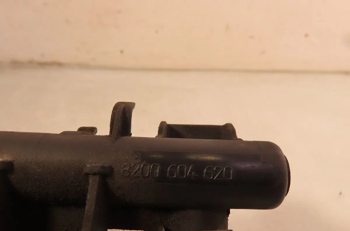 Rampe injection Renault CLIO III (BR0-1, CR0-1) 1.2 16v (br0p, cr0p) (2007-2014) occasion