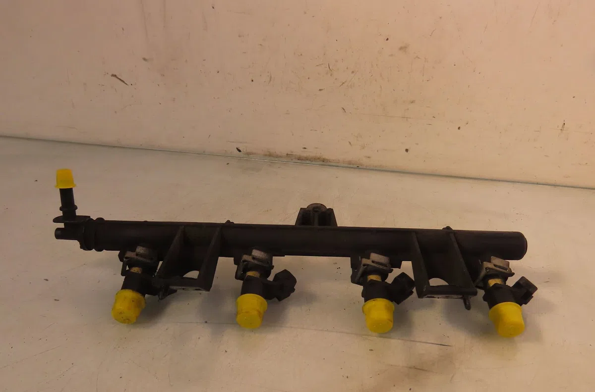 Rampe injection Renault CLIO III (BR0-1, CR0-1) 1.2 16v (br0p, cr0p) (2007-2014) occasion