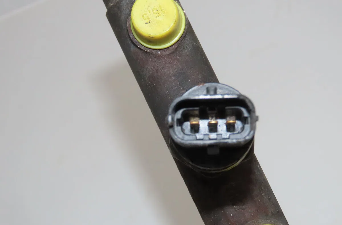 Rampe injection Renault MEGANE II Break (KM0-1_) 1.9 dci (kmrg, km1g, km0g, km2c) (2003-2009) occasion