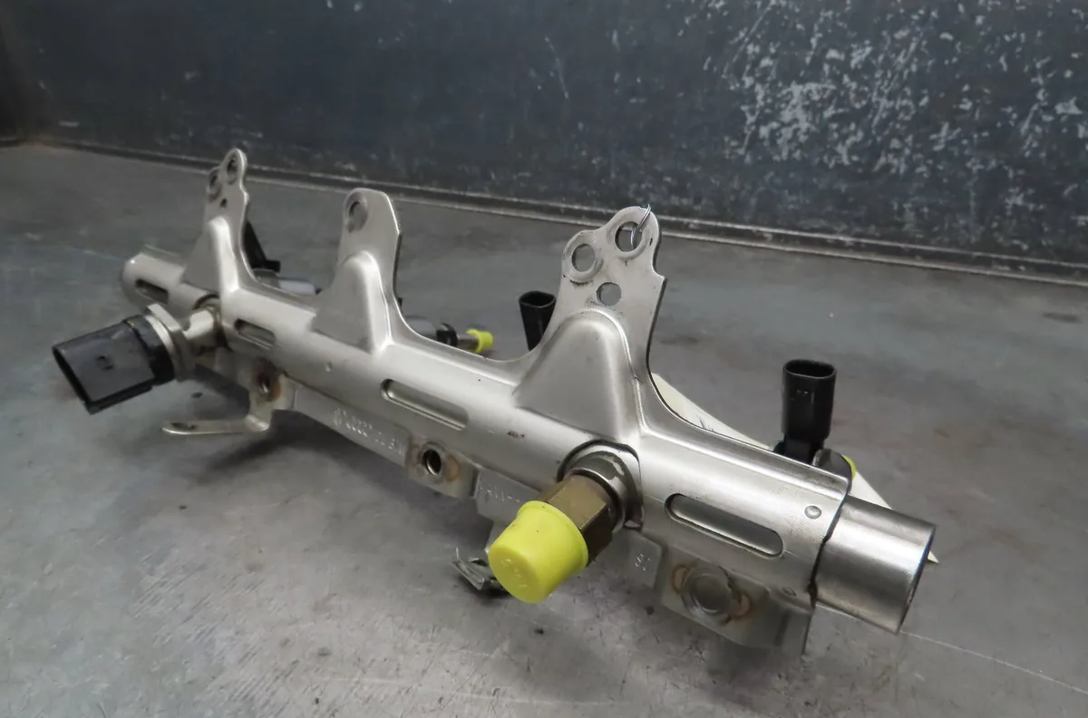 Rampe injection Volkswagen SCIROCCO III (137, 138) 2.0 tfsi (2008-2009) occasion
