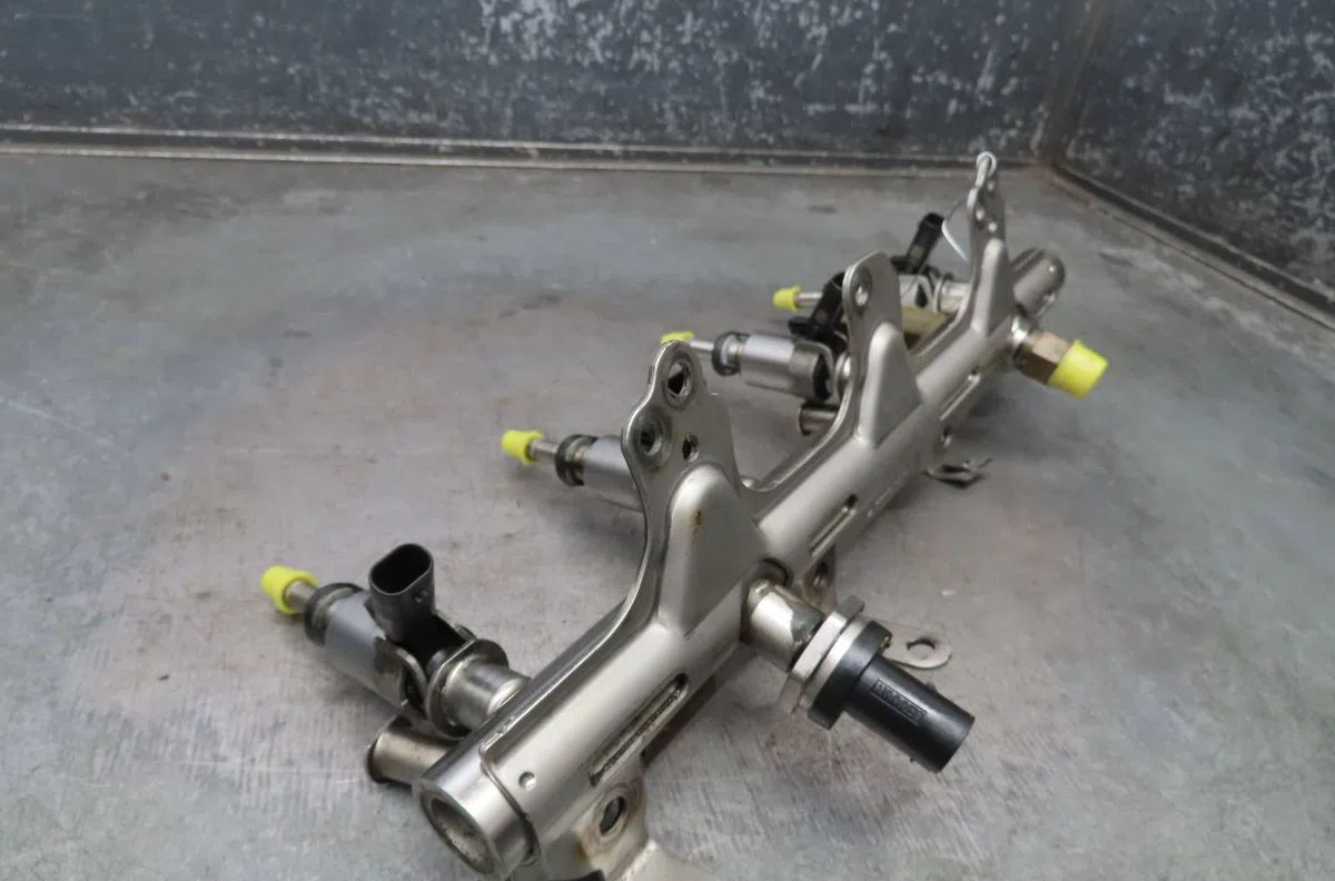 Rampe injection Volkswagen SCIROCCO III (137, 138) 2.0 tfsi (2008-2009) occasion