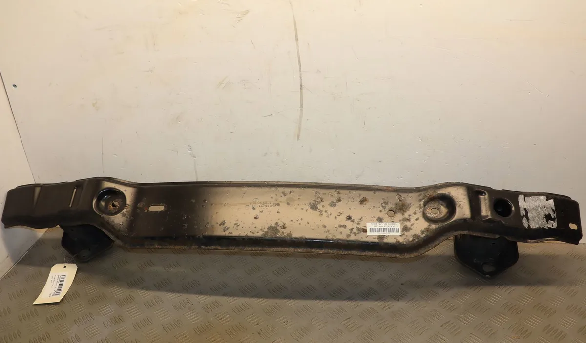 Renfort pare-choc arrière Bmw 1 (F20) 116 i (2015-2019) occasion