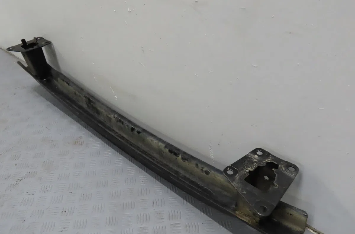 Renfort pare-choc arrière Volkswagen TOURAN (1T1, 1T2) 1.9 tdi (2003-2004) 5 portes occasion