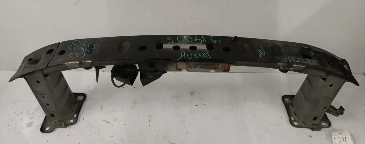 Renfort pare-choc avant Ford KUGA I 2.0 tdci (2008-2012) 5 portes occasion