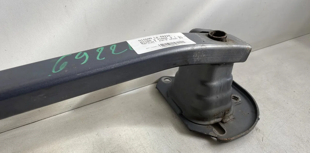 Renfort pare-choc avant Nissan MICRA III (K12) 1.2 16v (2003-2010) occasion