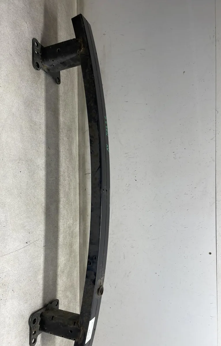 Renfort pare-choc avant Nissan QASHQAI - QASHQAI 2 I (J10, NJ10, JJ10E) 2.0 dci (2007-2013) occasion