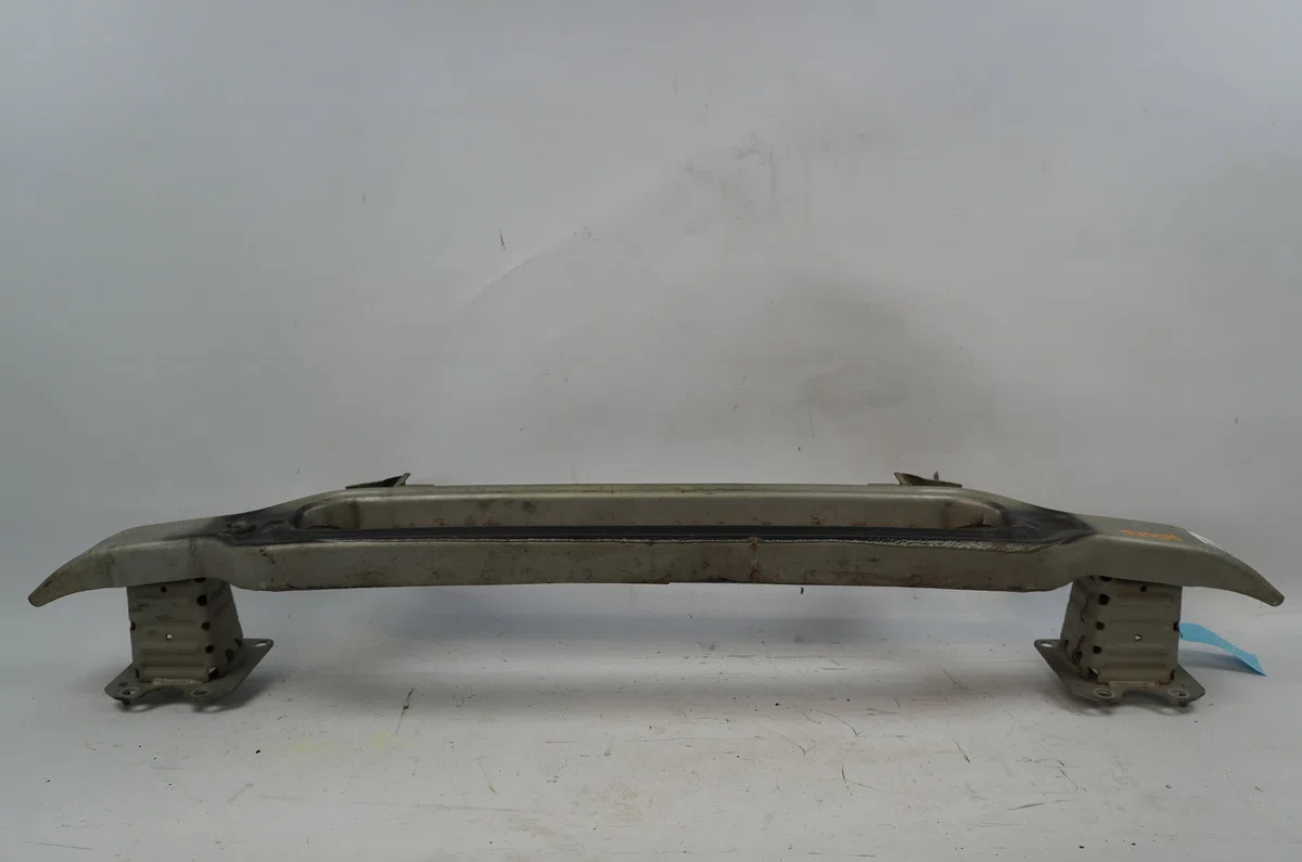 Renfort pare-choc avant Peugeot 407 (6D_) 2.0 hdi 135 (6drhrh, 6drhre, 6drhrg, 6drhrj) (2004-2010) 4 portes occasion
