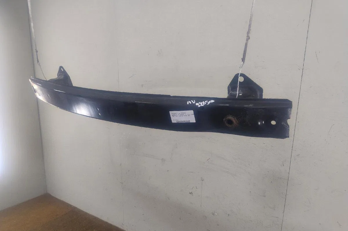 Renfort pare-choc avant Renault KANGOO - GRAND KANGOO II (KW0-1_) 1.5 dci 90 (kw05, kw08, kw0g, kw11) (2008) occasion