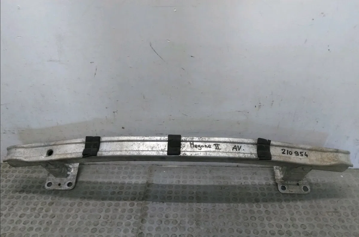 Renfort pare-choc avant Renault MEGANE II (BM0-1_, CM0-1_) 1.5 dci (bm0f, bm0t, bm2b, cm0f, cm0t) (2002-2008) 5 portes o