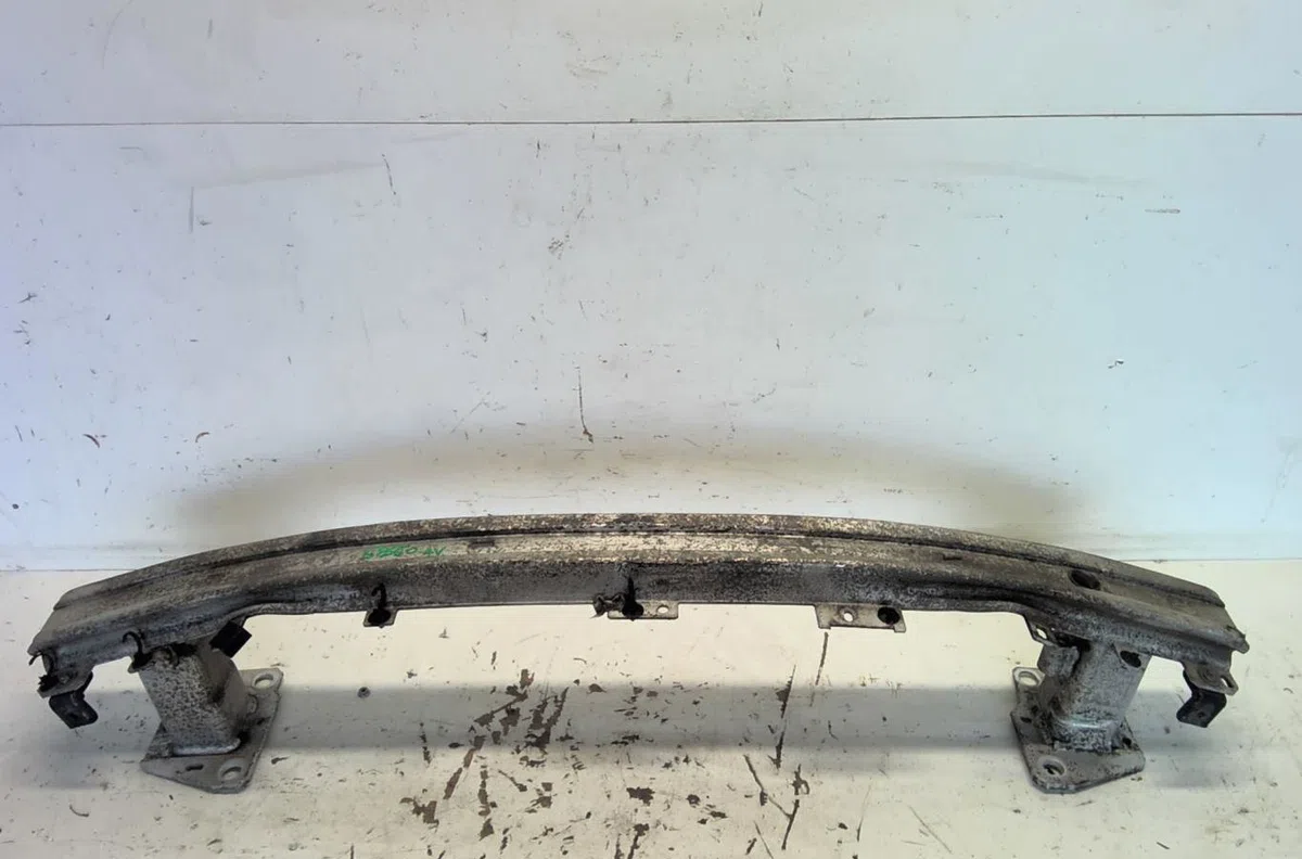 Renfort pare-choc avant Renault MEGANE III 3-5 portes (BZ0-1_, B3_) 1.5 dci (bz0c) (2008-2015) 5 portes occasion