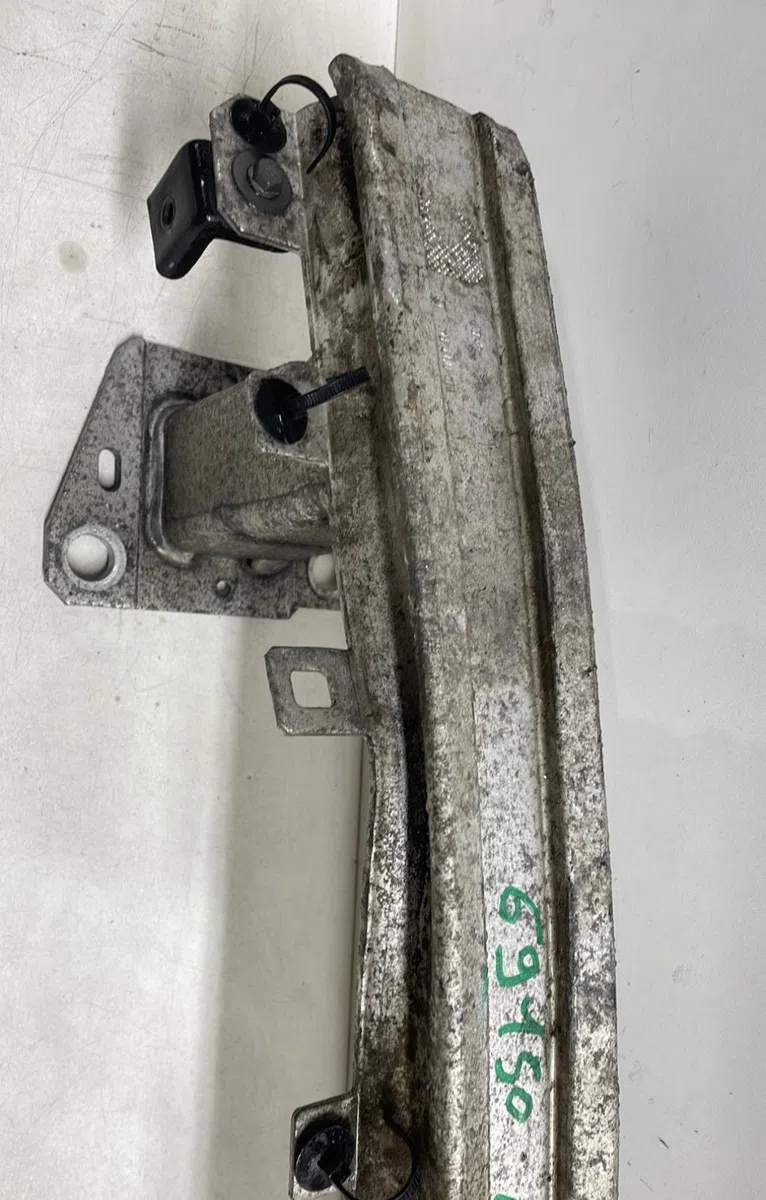 Renfort pare-choc avant Renault MEGANE III 3-5 portes (BZ0-1_, B3_) 1.6 16v hi-flex (bz03) (2008-2015) occasion