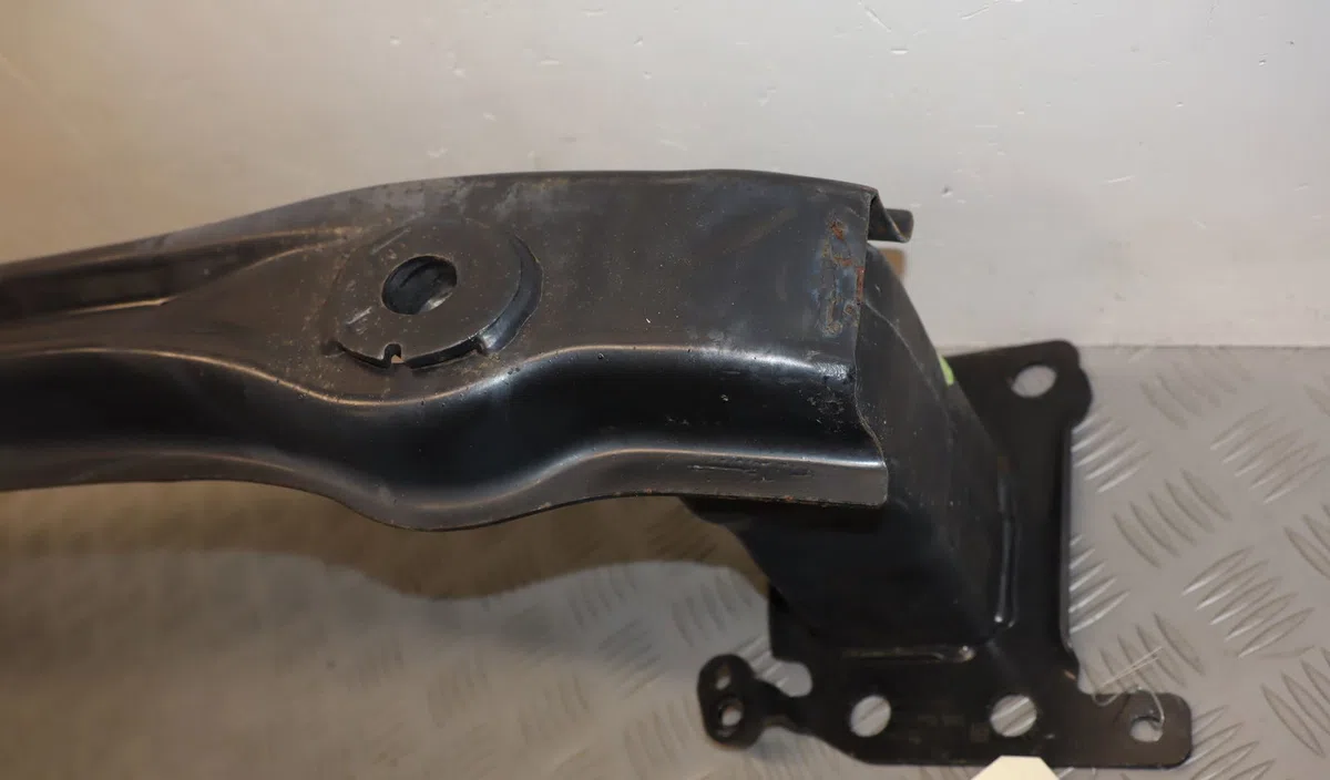 Renfort pare-choc avant Seat LEON (1P1) 1.6 tdi (2010-2012) occasion