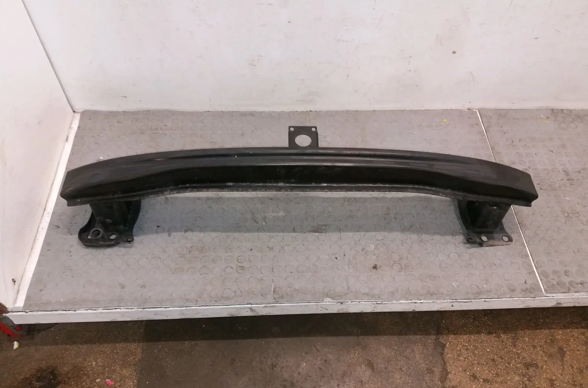 Renfort pare-choc avant Volkswagen GOLF V (1K1) 1.4 16v (2003-2006) occasion