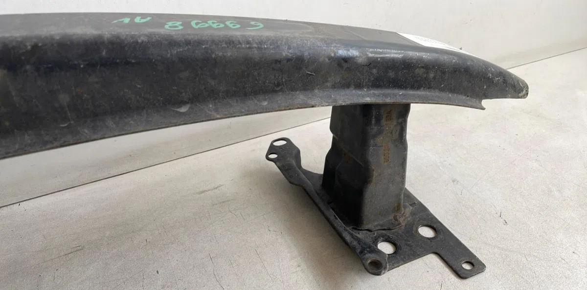 Renfort pare-choc avant Volkswagen POLO (9N_, 9A_) 1.4 tdi (2001-2005) 5 portes occasion