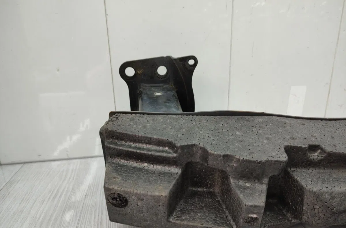 Renfort pare-choc avant VOLKSWAGEN TOURAN 1 PHASE 2 occasion