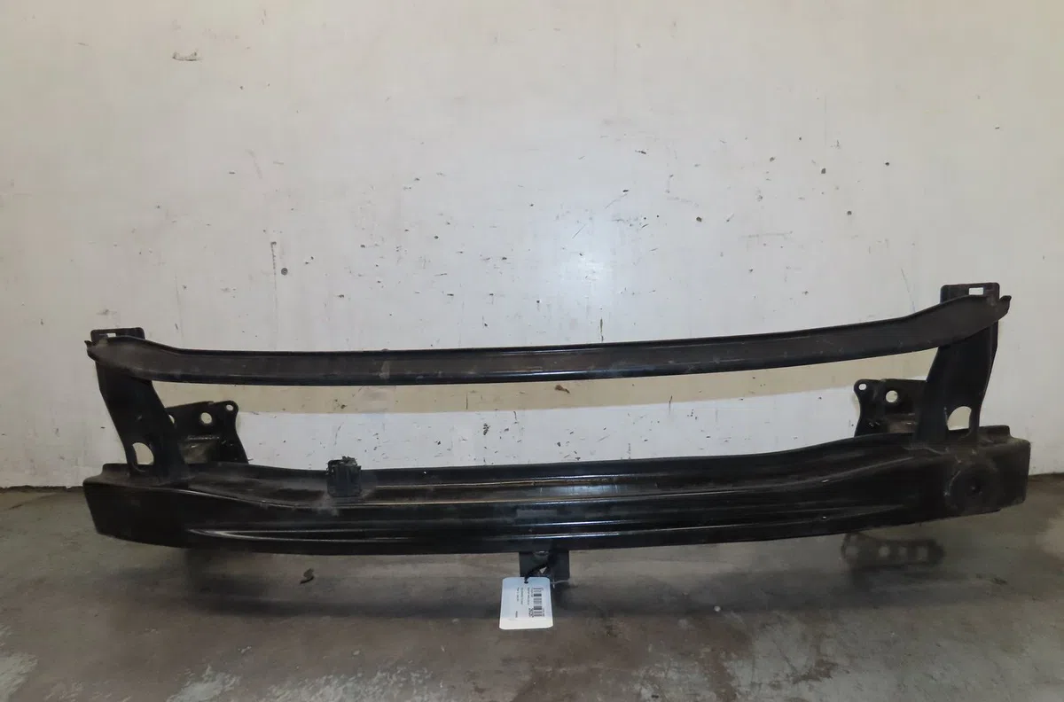 Renfort pare-choc avant Volkswagen TOURAN (1T3) 2.0 tdi (2010-2015) 5 portes occasion