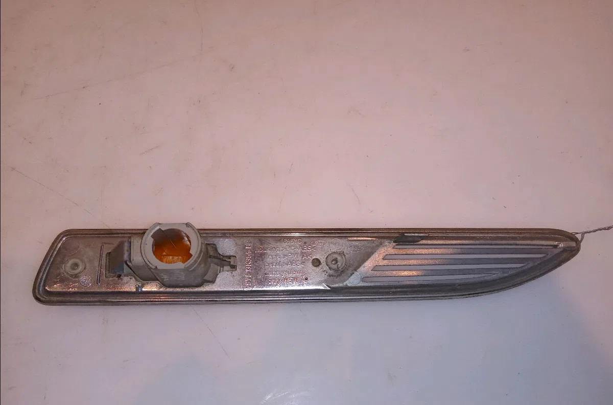 Répétiteur aile gauche Ford MONDEO IV (BA7) 1.8 tdci (2007-2015) occasion