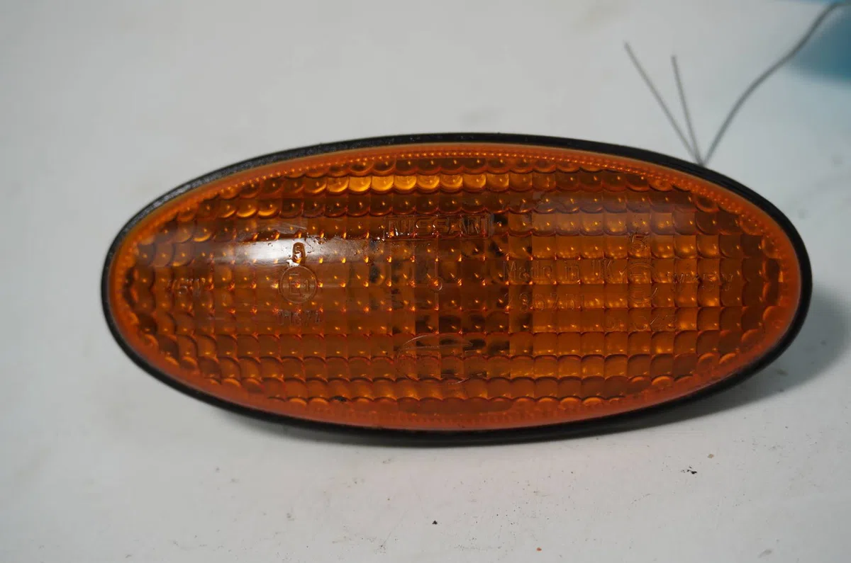 Répétiteur aile gauche Nissan MICRA II (K11) 1.0 i 16v (1992-2000) occasion