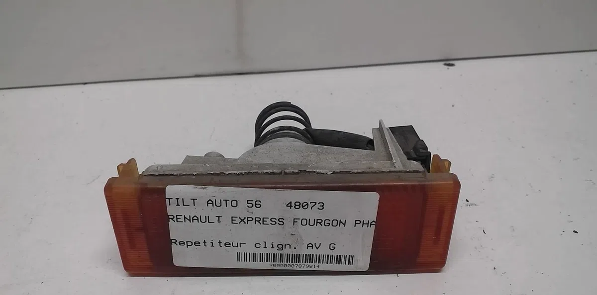 Répétiteur aile gauche Renault EXPRESS Camionnette-Monospace (F40_, G40_) 1.6 d (f404) (1986-1998) occasion